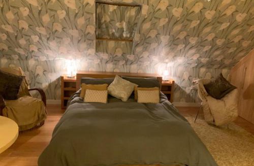 Camberley Bed & Breakfast | Hurstbourne