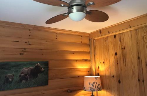 Purdy Bed & Breakfast | Hush Lodge and Cottages