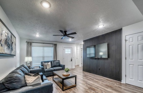 Lincoln House | Husker Getaway lV