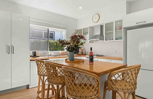 Huskisson House | Husky Beach House by Experience Jervis Bay