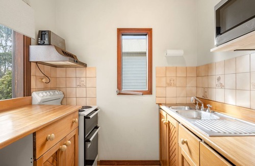 Huskisson Hostel | Husky Hangout - Close to everything - Pet Friendly