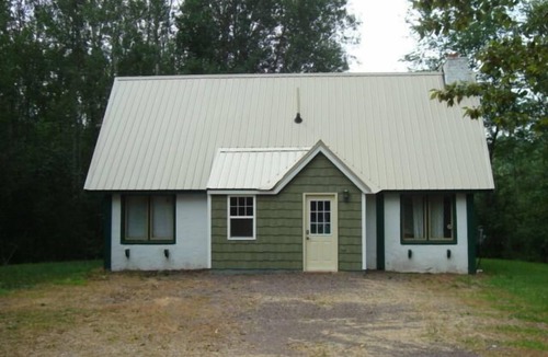 Bessemer House | Husky House