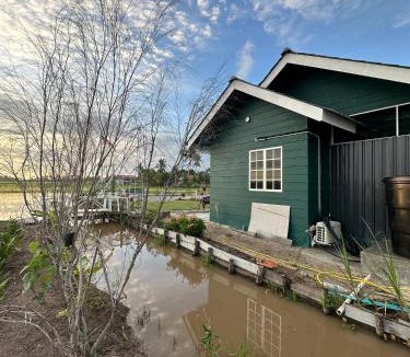 Kampung Panchang Bedena House | Husna homestay