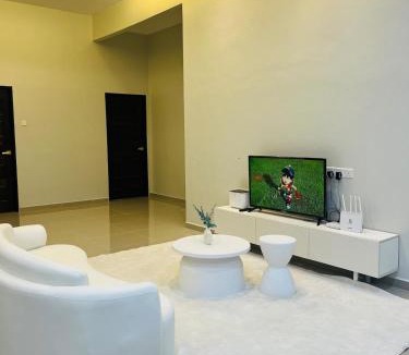 Kampung Titian Pendek House | Husna WhiteStay Modern Luxury Family Home spacious 1700sqft Gated Parking