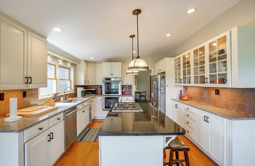Hollowville House | Huson Valley Group Getaway w/Mtn Views + Fire Pit