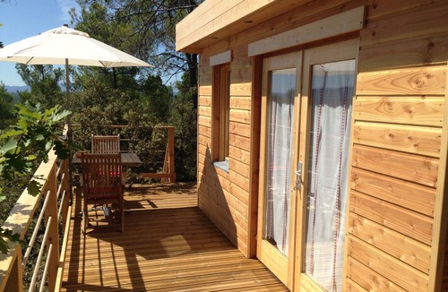 Barjols Cabin | Hut perched in the trees