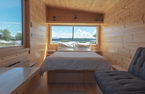 Kingston Resort | Hutton Brickyards Riverfront Hotel & Venue