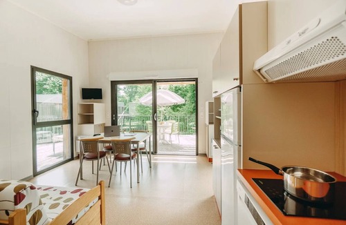 Beaulieu-sur-Dordogne RV Rental | Huttopia Beaulieu sur Dordogne