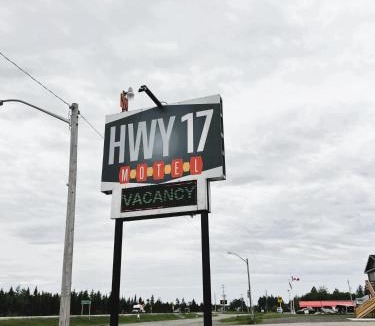 Wawa Hotel | HWY 17 Hotel