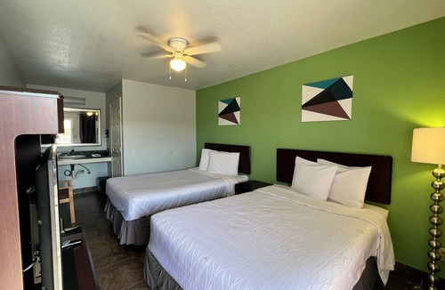 Eastern Division Hotel | Hwy 59 Motel Laredo Medical Center