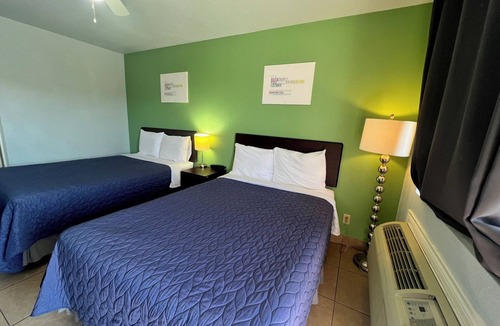 Eastern Division Hotel | Hwy 59 Motel Laredo Medical Center