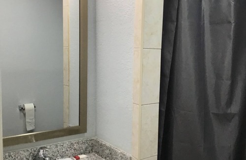 Eastern Division Hotel | Hwy 59 Motel Laredo Medical Center