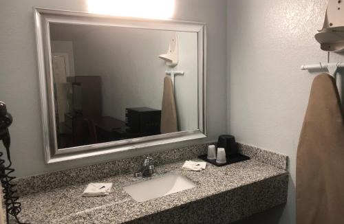 Eastern Division Hotel | Hwy 59 Motel Laredo Medical Center