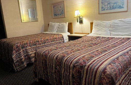 Bartlesville Hotel | Hwy 75 Adventure Stopover | Museums & Osage Hills State Park | Free Parking