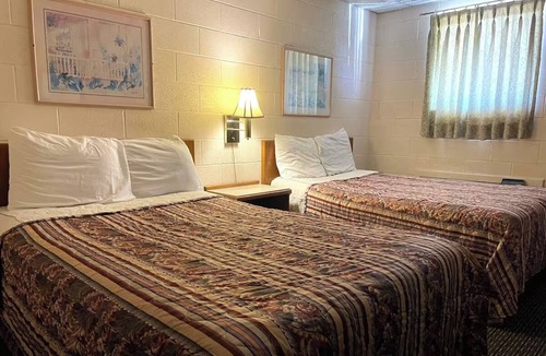 Bartlesville Hotel | Hwy 75 Adventure Stopover | Museums & Osage Hills State Park | Free Parking