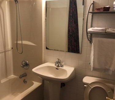 Stillwater Hotel | HWY Express Inn & Suites