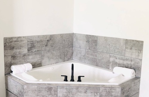 Calera Hotel | Hy-Lo Hotel