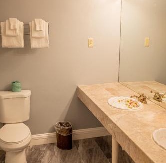 Main Street Hyannis Hotel | Hyannis Plaza Hotel