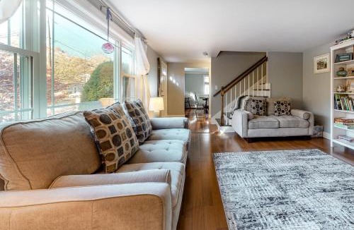 Hyannis House | Hyannis Port Cottage