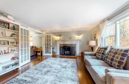 Hyannis House | Hyannis Port Cottage