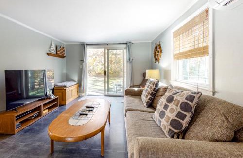 Hyannis House | Hyannis Port Cottage