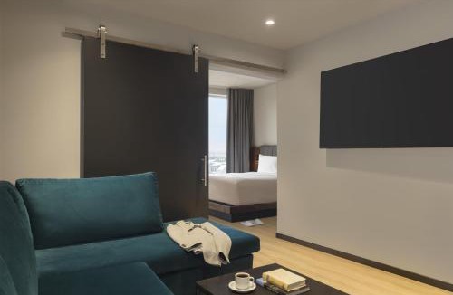 Ville-Marie Hotel | Hyatt Centric Montreal