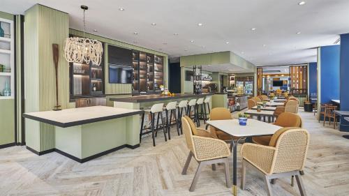 Waterfront Hotel | Hyatt Centric the Pike Long Beach