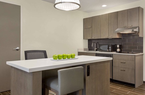 Bryan Hotel | Hyatt House Bryan/College Station