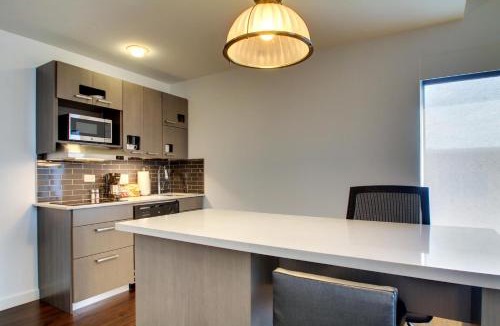 Evanston Hotel | Hyatt House Chicago/Evanston