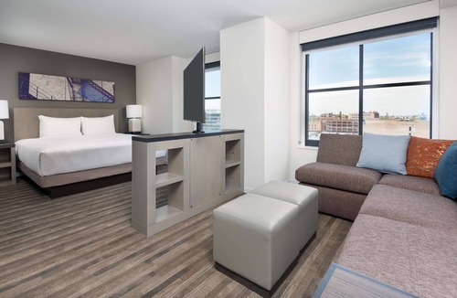 West Loop Hotel | Hyatt House Chicago West Loop