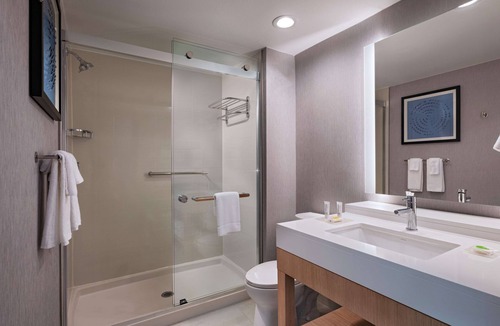 Four Points Hotel | Hyatt Place Austin/Lake Travis/Four Points