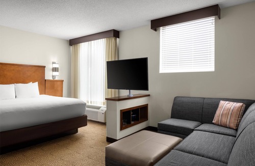 Lakes of Forest Hill Hotel | Hyatt Place Memphis/Germantown