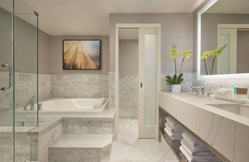 Airport Area Hotel | Hyatt Regency Newport Beach West