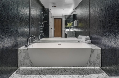 McLean Hotel | Hyatt Regency Tysons Corner Center