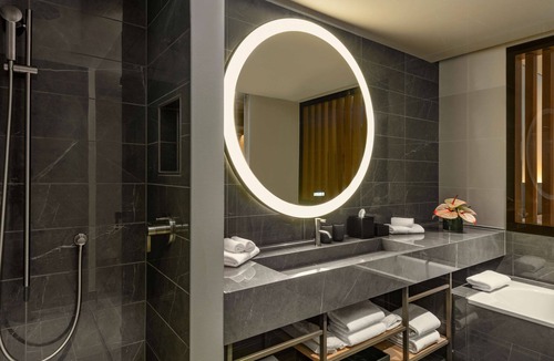Kloten Hotel | Hyatt Regency Zurich Airport The Circle