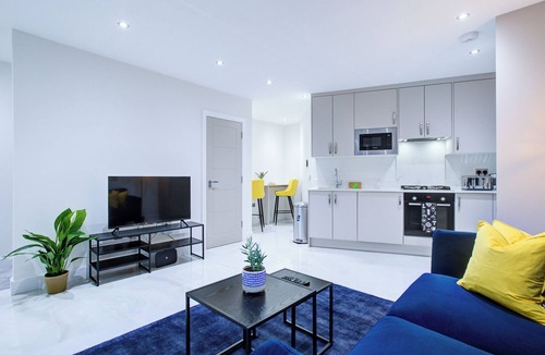 Uxbridge North Apartment | Hybrid Resi - Uxbridge | 1 Bed Apartment