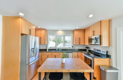 Semora House | Hyco Lake’s Crystal Haven - Hot-tub, Large Dock