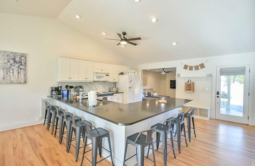 Semora House | Hyco Paradise/Hot tub/Lake-front/Fire-pit/Game-room/Incredible VIews