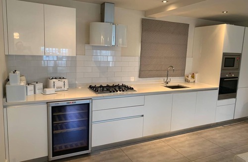 Bayswater Villa | Hyde Park 4 Bedroom Villa