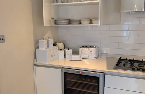 Bayswater Villa | Hyde Park 4 Bedroom Villa