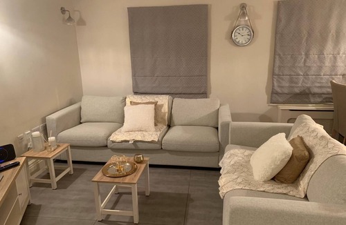 Bayswater Villa | Hyde Park 4 Bedroom Villa