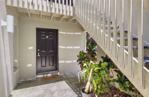 SoHo Condo | Hyde Park Condo - 2 b/2 ba - Location, Location, Location