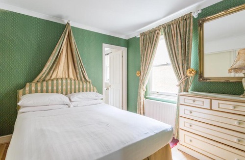 Queen's Gate Apartment | Hyde Park Gate II by Onefinestay