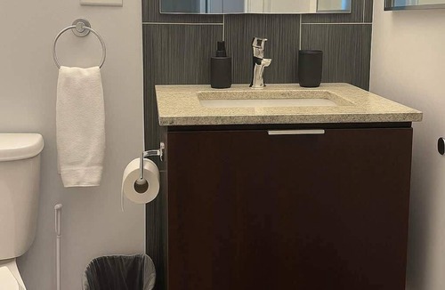 East Hyde Park Apartment | Hyde Park Haven | 2BR Retreat