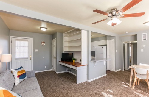 Hyde Park House | Hyde Park Historic District - Close To Everything Austin Has To Offer!