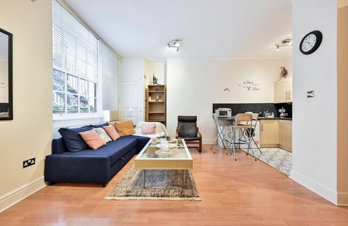 Lancaster Gate Apartment | Hyde Park | Kensington Palace