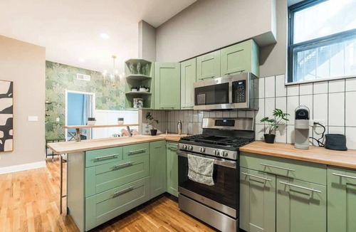Kenwood Apartment | Hyde Park Luxury Stay 5BR Near Lake & UChicago