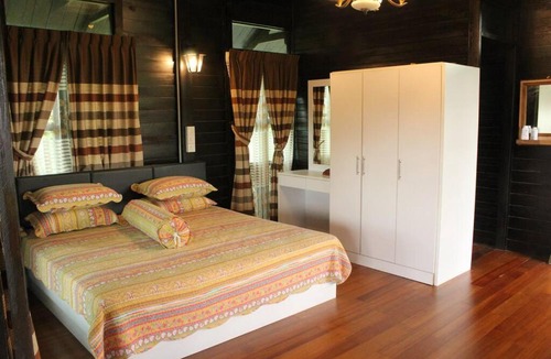 Kampung Kuala Dal House | HYDRANGEA 1 BEDROOM HOUSE