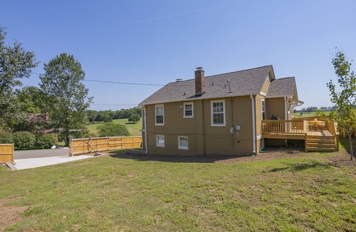 Lockeland Springs House | Hydrangea | Golf Course Views, Pet Friendly, 3BR