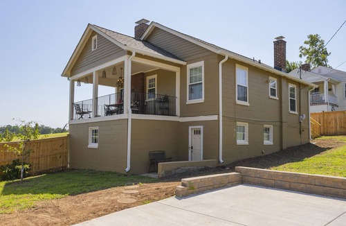 Lockeland Springs House | Hydrangea | Golf Course Views, Pet Friendly, 3BR